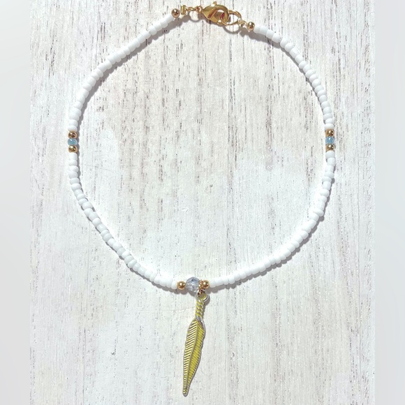 Anklet- Swarovski Crystal, glass seed beads, gold beads & feather charm - Picture 3 of 4